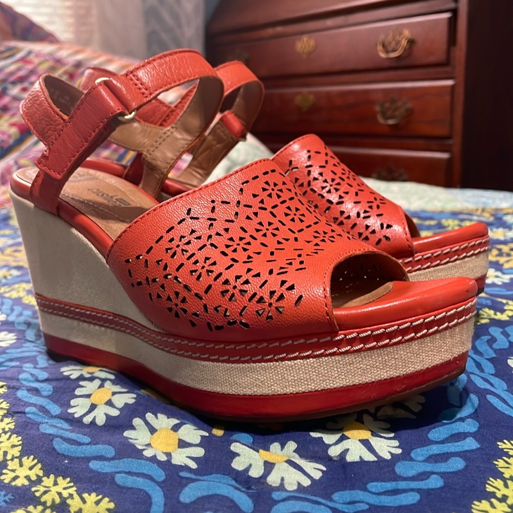 Clark’s orange wedges
